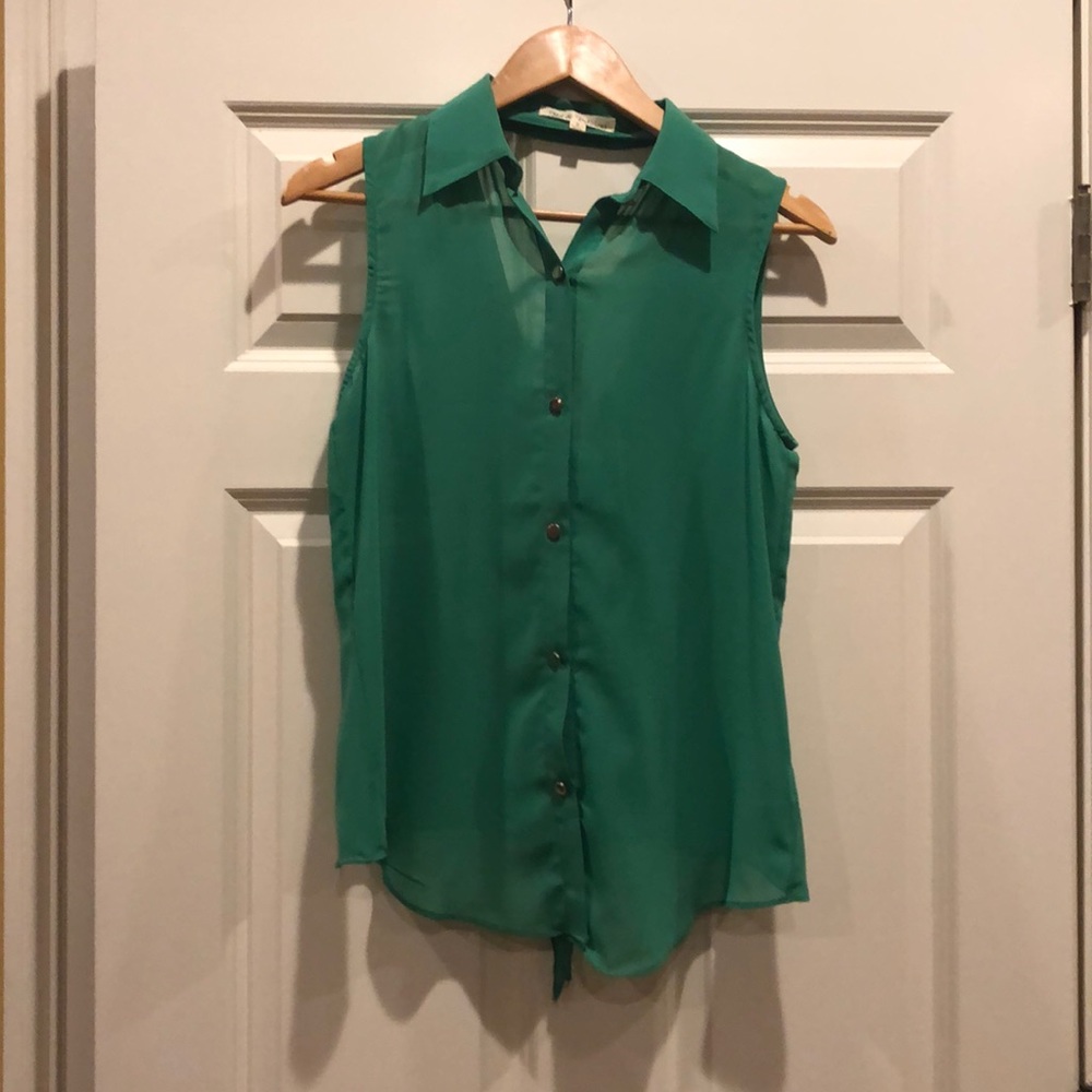 Kelly green collared button up blouse